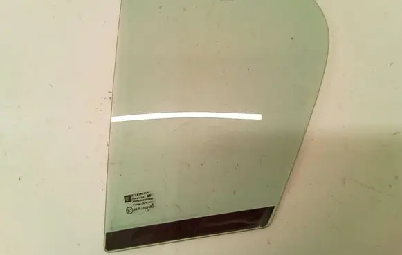 Opel Astra H Rear vent window glass 43R001582