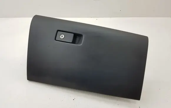 Volvo XC60 Glove box lid/cover 310904801 0787300101