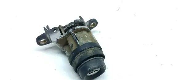 Volkswagen PASSAT B4 Tailgate/trunk/boot lock/catch/latch