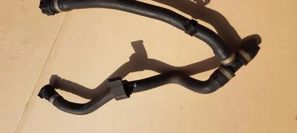 Aston Martin DB11 Engine coolant pipe/hose