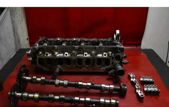 Toyota Verso-S Engine head 