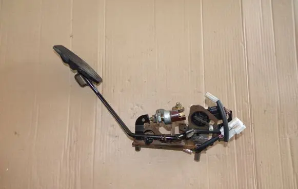 Mazda Premacy Accelerator throttle pedal CB0541AC0