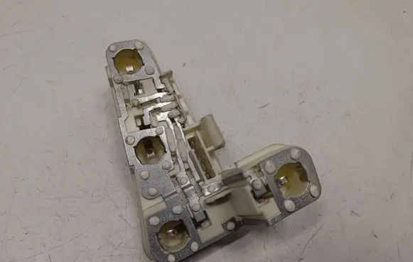 BMW 3 E90 E91 Tail light bulb cover holder 6937473 63216937473