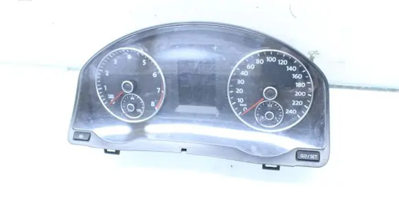 Volkswagen Golf Plus Speedometer (instrument cluster) 5M0920871