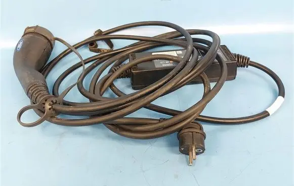 Ford Explorer Electric car charge socket L1M8-10C763-CE