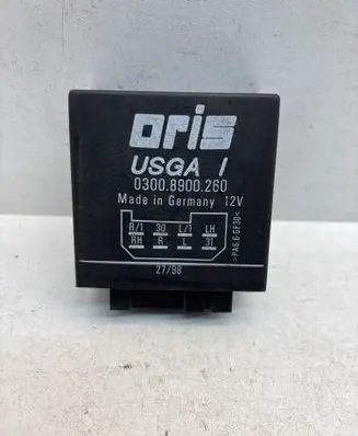 Audi A4 S4 B5 8D Tow bar relay 03008900260
