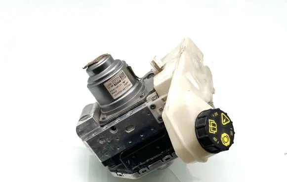 Ford Focus ABS Pump LX612D335AC