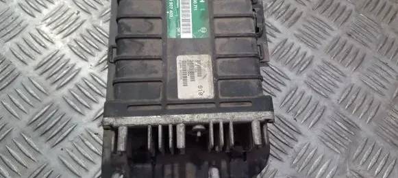 Volkswagen PASSAT B3 Engine control unit/module 443907403 0280000711