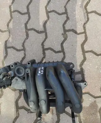 Ford Focus Intake manifold 1S4G9424AC