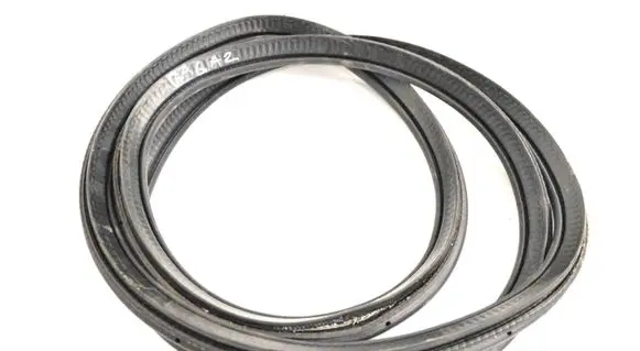BMW i3 Trunk rubber seal (body) 