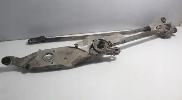 Mazda CX-7 Front wiper linkage 