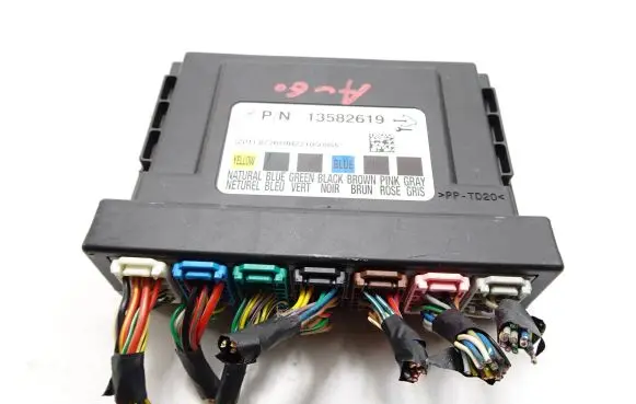 Chevrolet Aveo Comfort/convenience module 13582619 876119B22100095