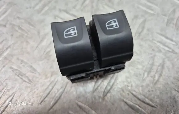 Renault Captur Electric window control switch 254113300R