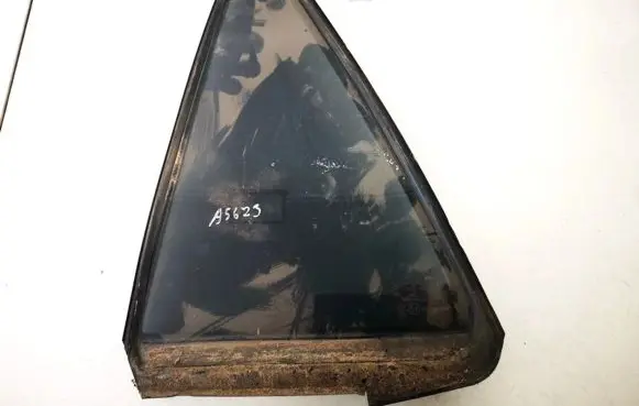 Rear vent window glass