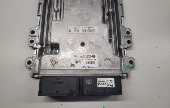 KIA Sportage Engine control unit/module 391002U930