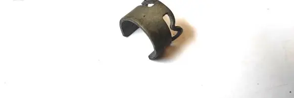 Audi A4 S4 B7 8E 8H Fuel Injector clamp holder