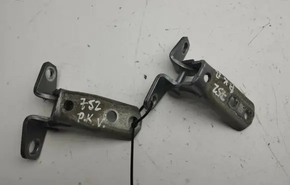 Mitsubishi Outlander Front door hinge set 