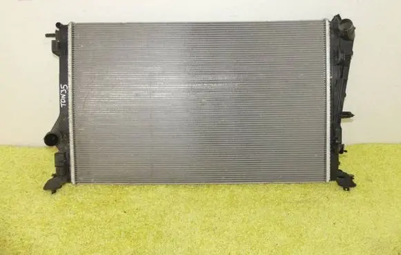 Renault Megane IV Coolant radiator 214102845R