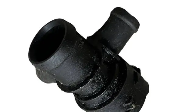 Audi A5 8T 8F Engine coolant pipe/hose 8K0122293B