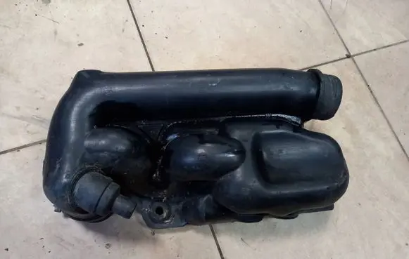 Intake resonator