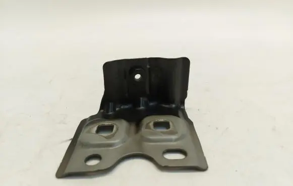 Mercedes-Benz GLA H247 Fender mounting bracket A1778802200
