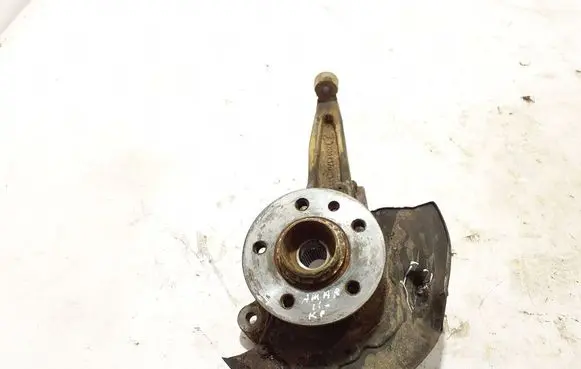 Front wheel hub