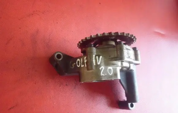 Volkswagen Golf IV Oil pump 06a115105
