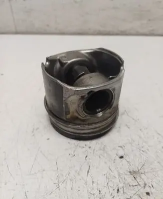 BMW X5 F15 Piston 04L110