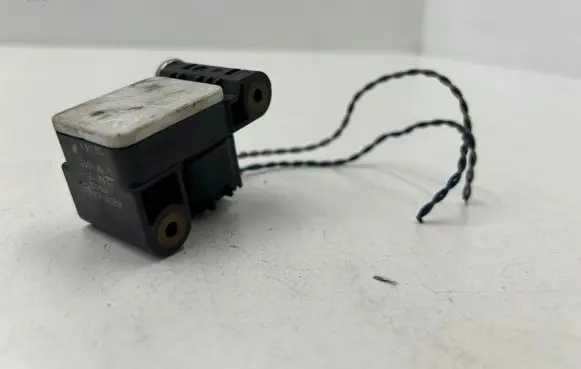 BMW 1 E81 E87 Airbag deployment crash/impact sensor 6911003 2614096571 0285003900