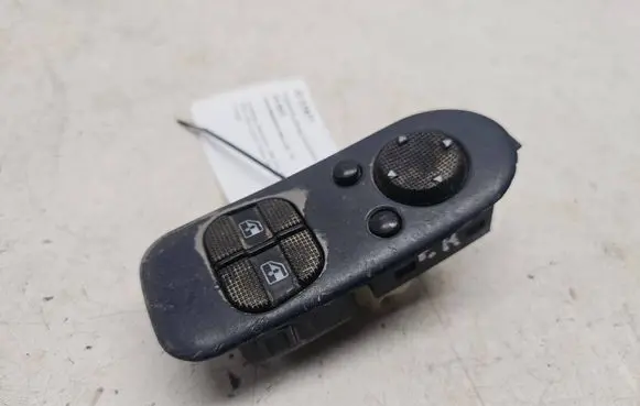 Seat Alhambra (Mk1) Electric window control switch 7M0867255
