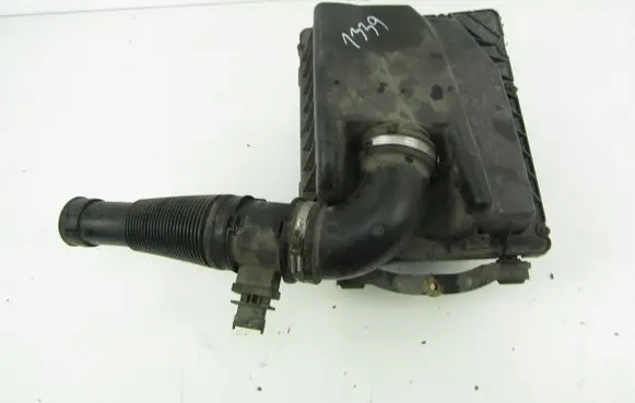 Opel Astra H Air filter box 