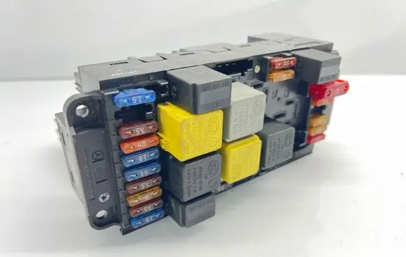 Mercedes-Benz CLK A209 C209 Fuse module 2095451101 5DK00848511