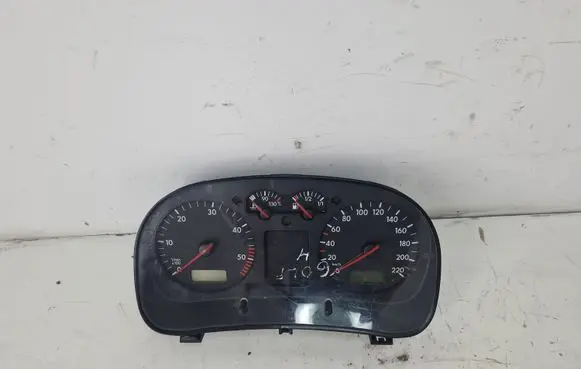 Speedometer (instrument cluster)