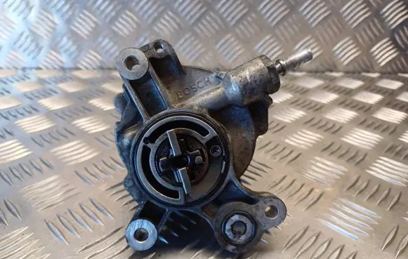 Volvo S40 Vacuum pump D1651B 1902T