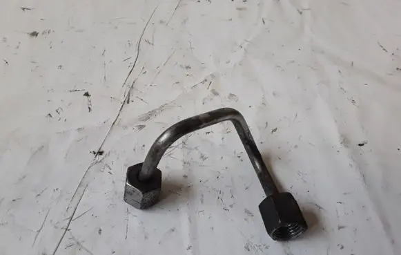 Volkswagen PASSAT B7 Fuel injector supply line/pipe NOCODE
