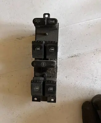 Volkswagen PASSAT B7 Electric window control switch 1J4959857 03755000