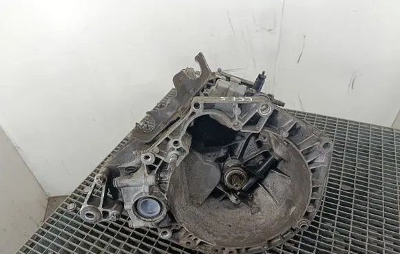 Fiat Grande Punto Manual 5 speed gearbox 55196336
