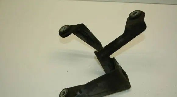 Skoda Octavia Mk2 (1Z) Gear shift cable bracket 1K0711789F