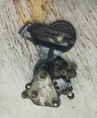 Toyota Avensis Verso Power steering pump