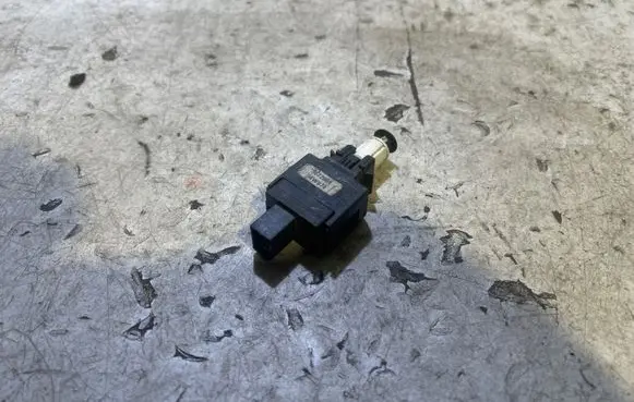 Volvo V70 Brake pedal sensor switch 8622064 04W074