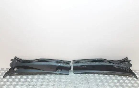 Toyota Avensis T250 Wiper trim 5578205030