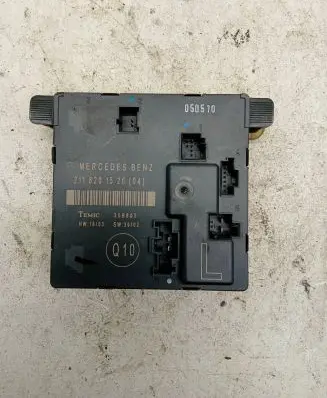 Mercedes-Benz E W211 Door control unit/module 2118201526 356805
