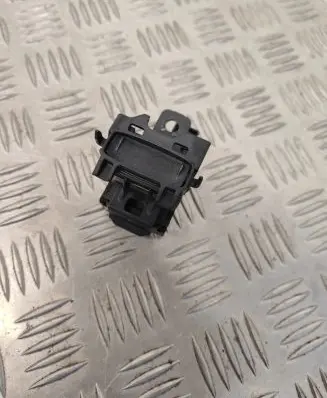 Volvo V40 Ignition lock 28227917