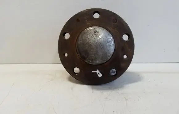Rear wheel hub