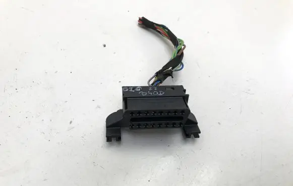 BMW 3 G20 G21 EUR ISO radio connector 9335262