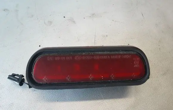 KIA Sorento Third/center stoplight 927003E0