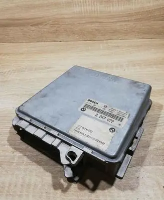 BMW 5 E39 Engine control unit/module ECU 2247072 0281001373