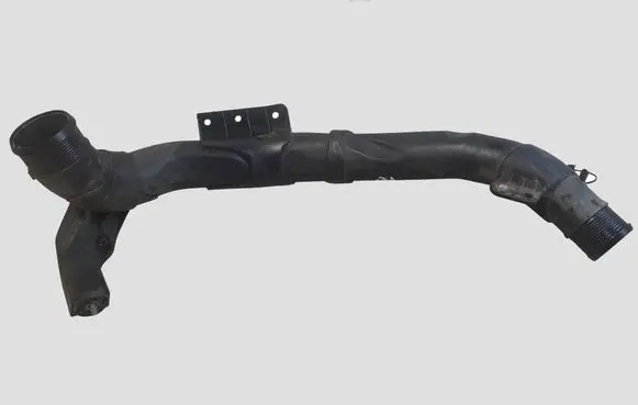 Volkswagen PASSAT B6 Intercooler hose/pipe 5N0145840