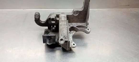 Volvo V60 Engine mounting bracket AV6Q9B470BB