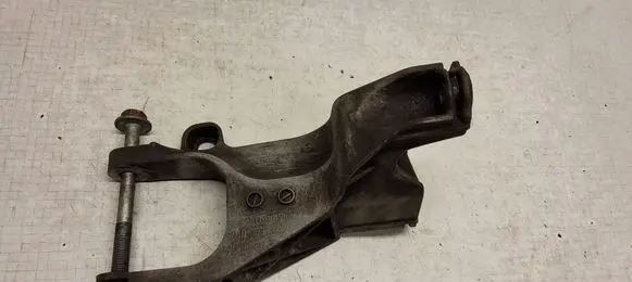 Volkswagen Transporter - Caravelle T5 Engine mounting bracket 7H0199343